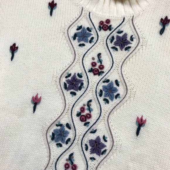 Vintage 90s White Embroidered Flower Cowl Neck Pullover Knit Small - Picture 3 of 8